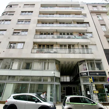 Standard By Hi5 - Petofi 12 布达佩斯